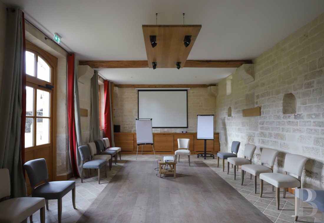 A large 18th century farmhouse and dovecote transformed into a hotel in the Oise, near Senlis - photo  n°7